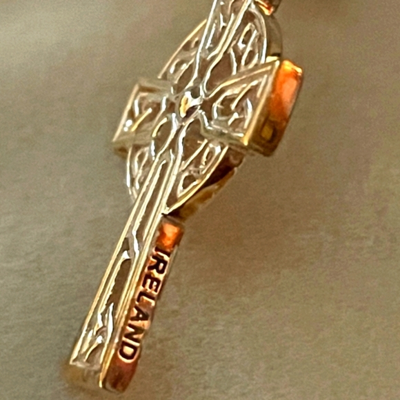 Genuine Celtic Cross Etched in Gold 🪙 Presented in Beautiful Gift Gaelic 🎁 NWT - Picture 3 of 8